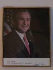 GEORGE W. BUSH AUTOGRAPHED PHO
