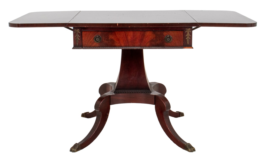 GEORGES III STYLE MAHOGANY PEMBROKE