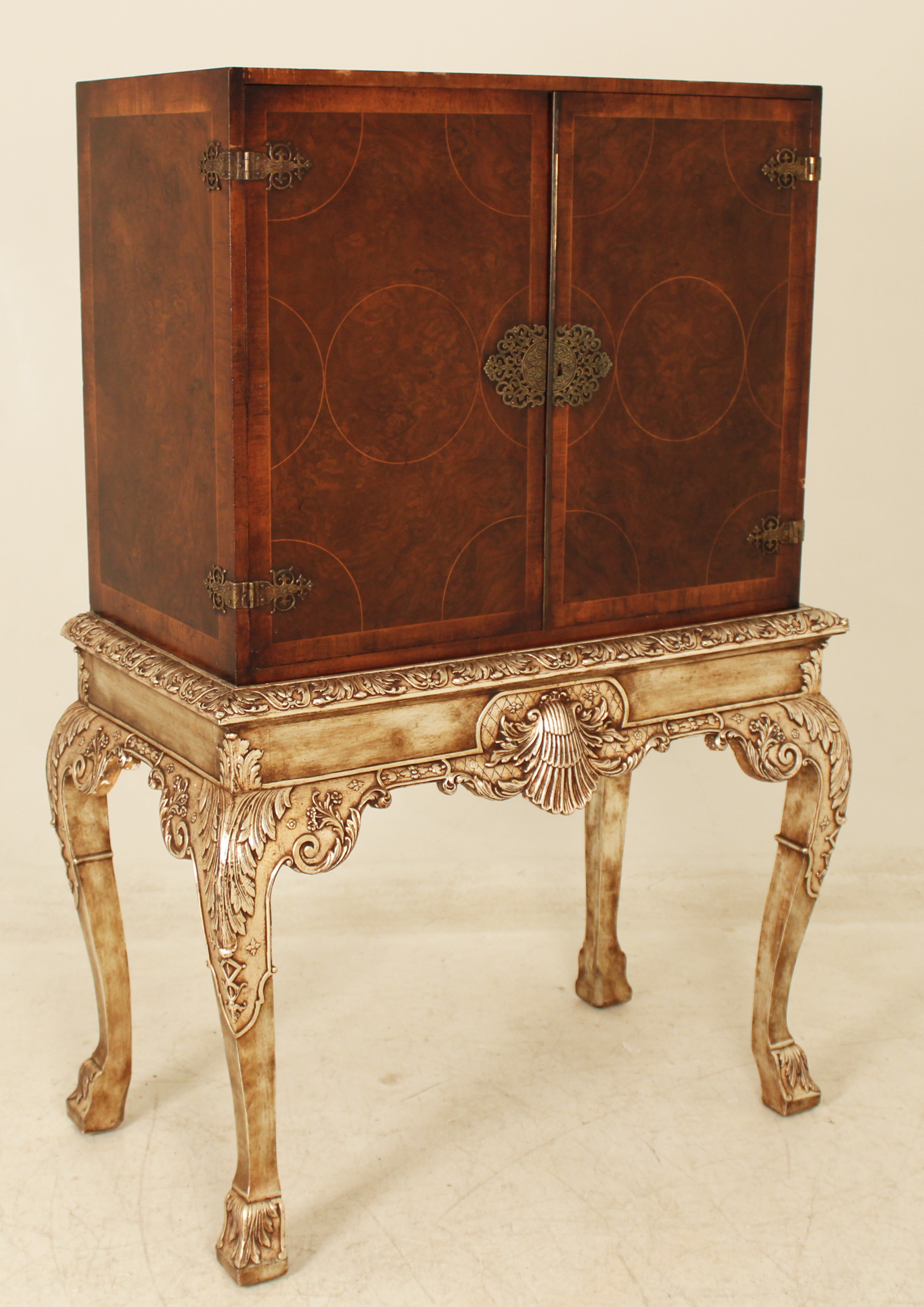 GEORGIAN DESIGNED BURL WALNUT