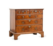 GEORGIAN FIVE-DRAWER WALNUT VE