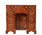 GEORGIAN KNEEHOLE DESK<br>Geor