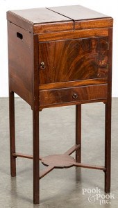 GEORGIAN MAHOGANY BASIN STAND,