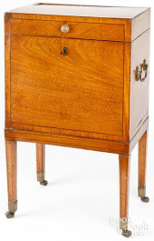 GEORGIAN MAHOGANY CELLARETTE W