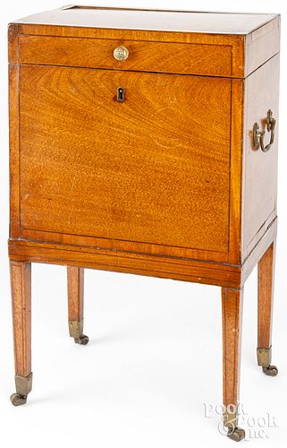 GEORGIAN MAHOGANY CELLARETTE WITH