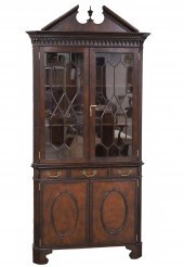 GEORGIAN MAHOGANY CORNER CABIN