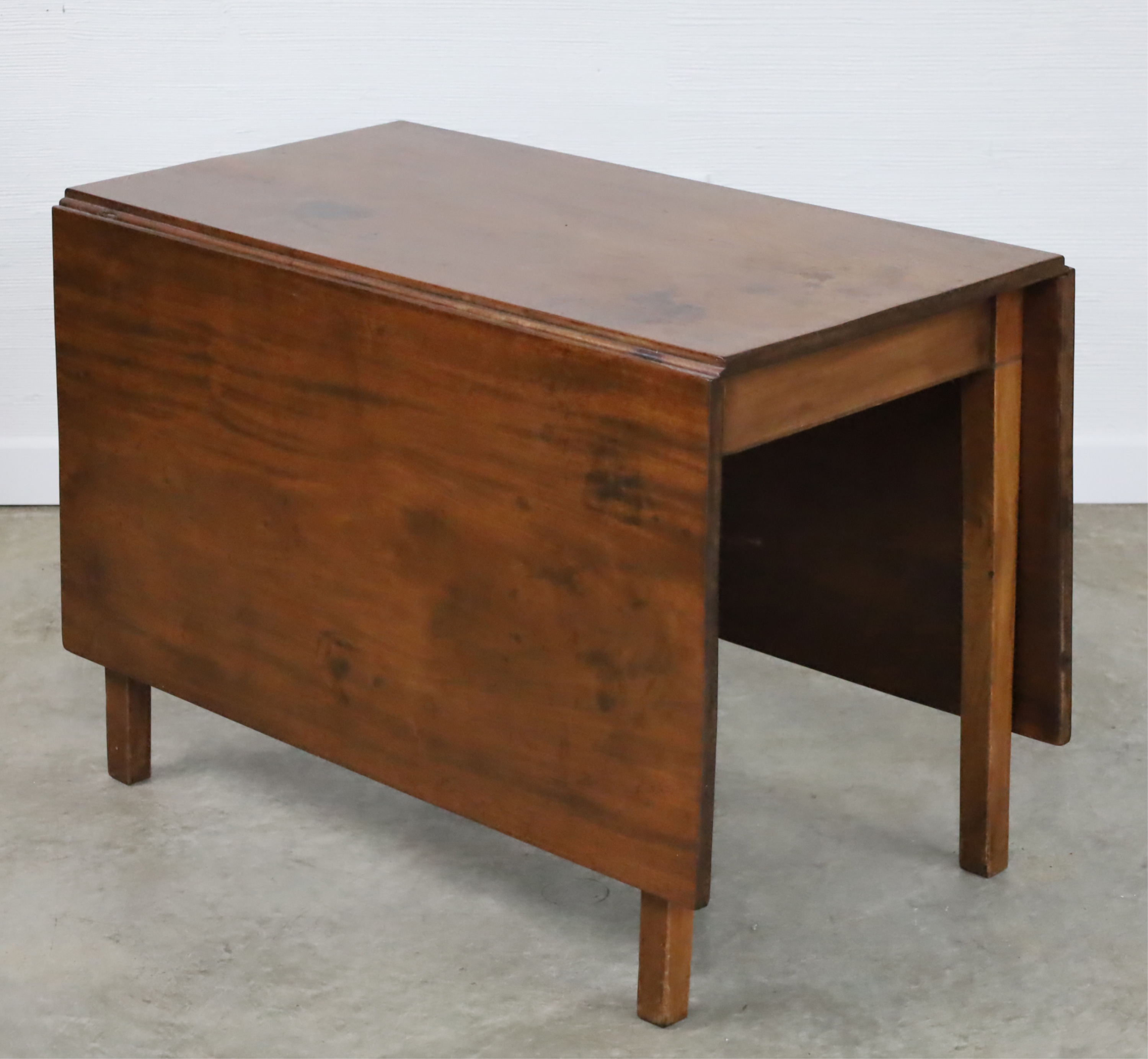 GEORGIAN MAHOGANY DROP LEAF