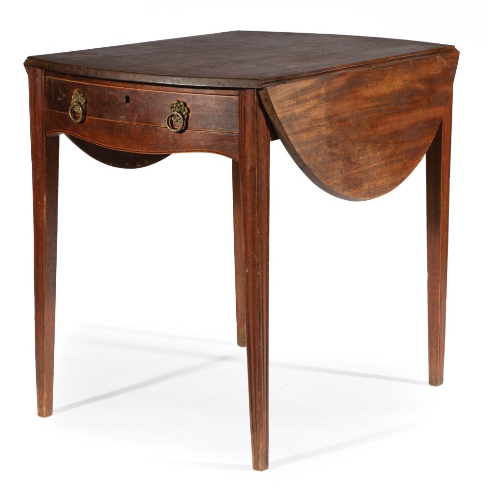 GEORGIAN MAHOGANY PEMBROKE
