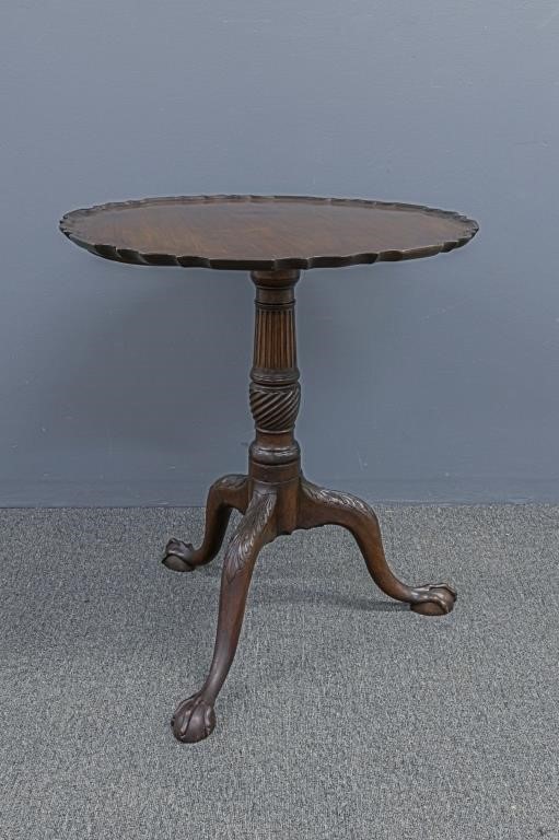 Georgian mahogany pie crust tea