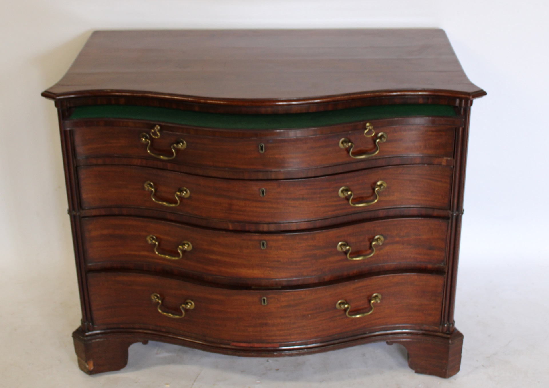 GEORGIAN MAHOGANY SERPENTINE