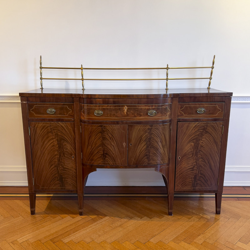 GEORGIAN MAHOGANY SIDEBOARD41 x