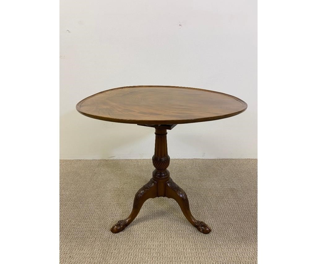 Georgian Mahogany tea table with