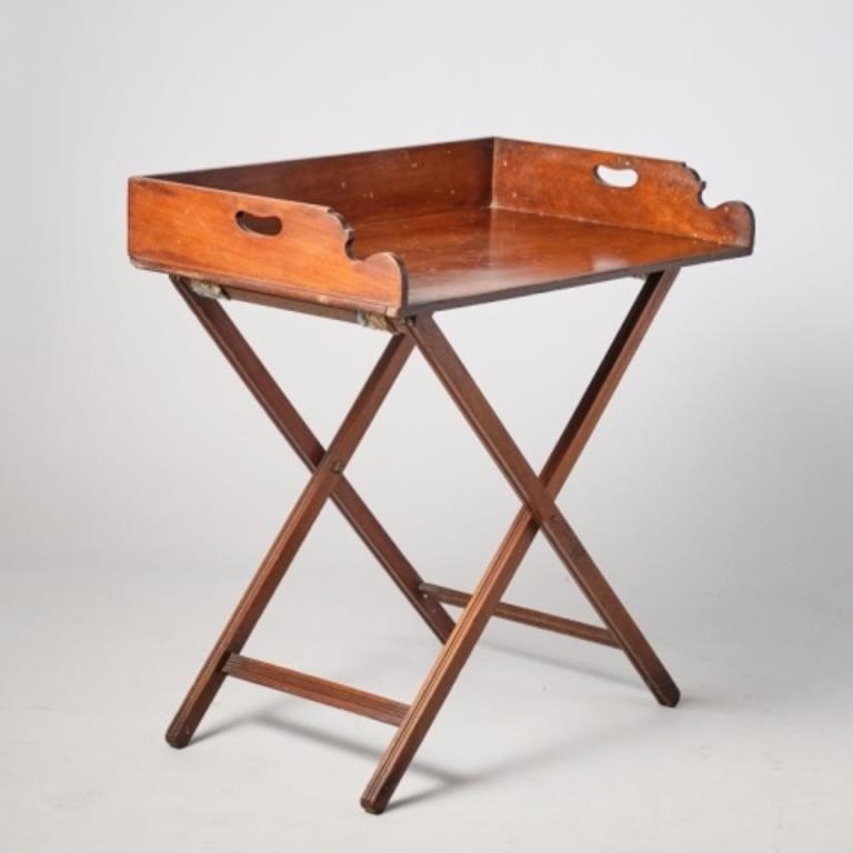 GEORGIAN MAHOGANY TRAY ON