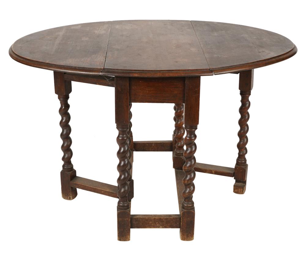 GEORGIAN OAK GATE-LEG TABLEon