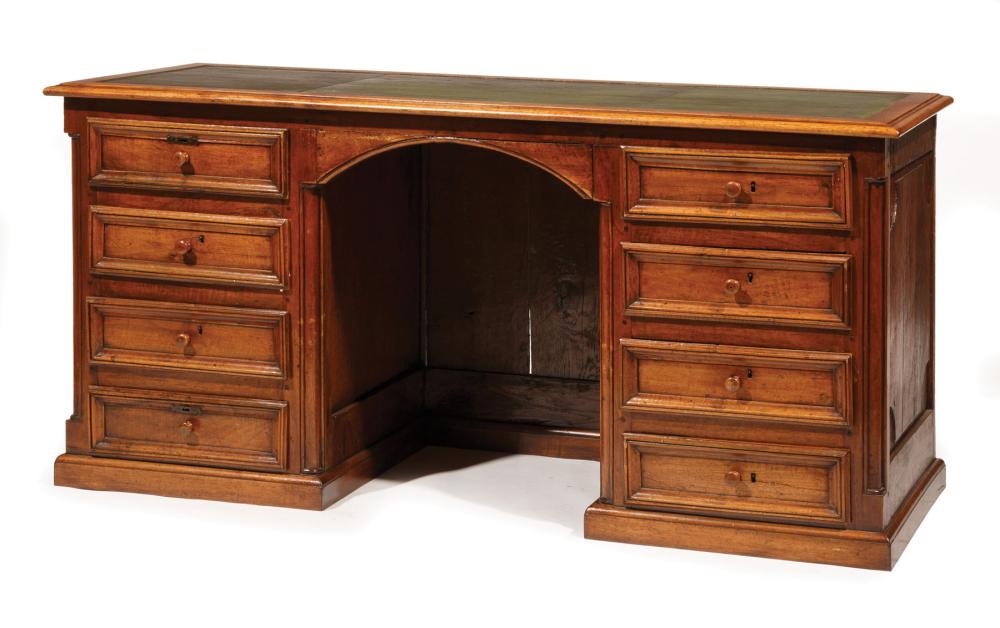 GEORGIAN OAK KNEEHOLE DESKAntique