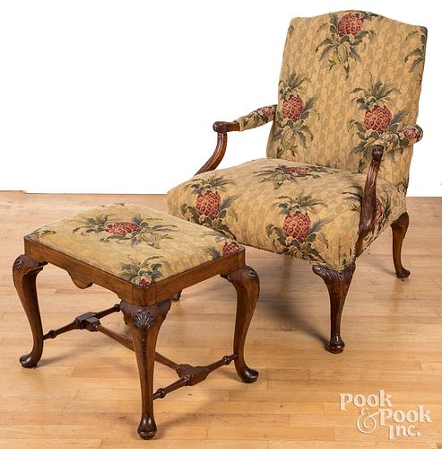 GEORGIAN STYLE CARVED MAHOGANY