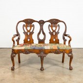 GEORGIAN STYLE CARVED SETTEE W