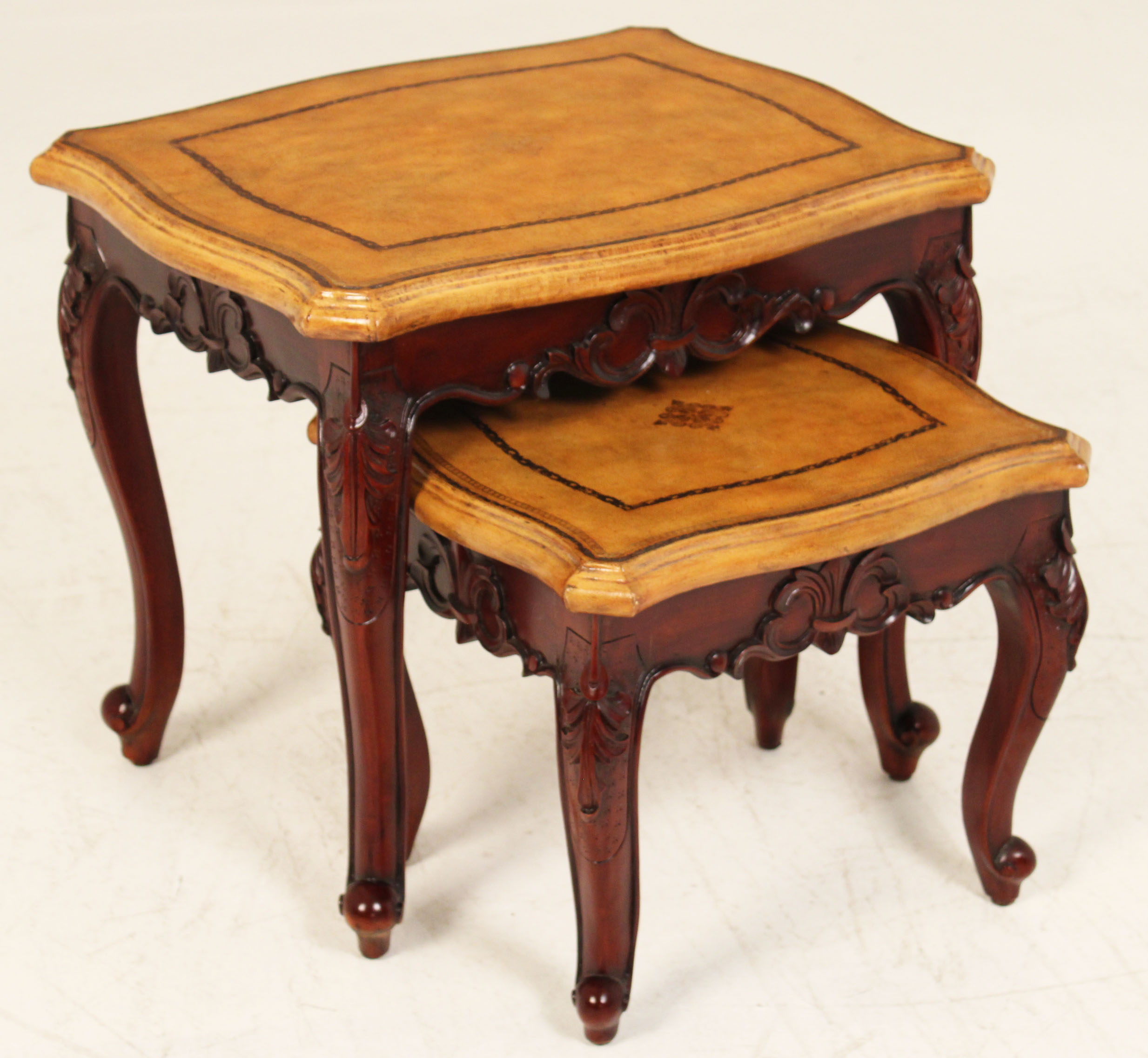 GEORGIAN STYLE LEATHER TOP NEST