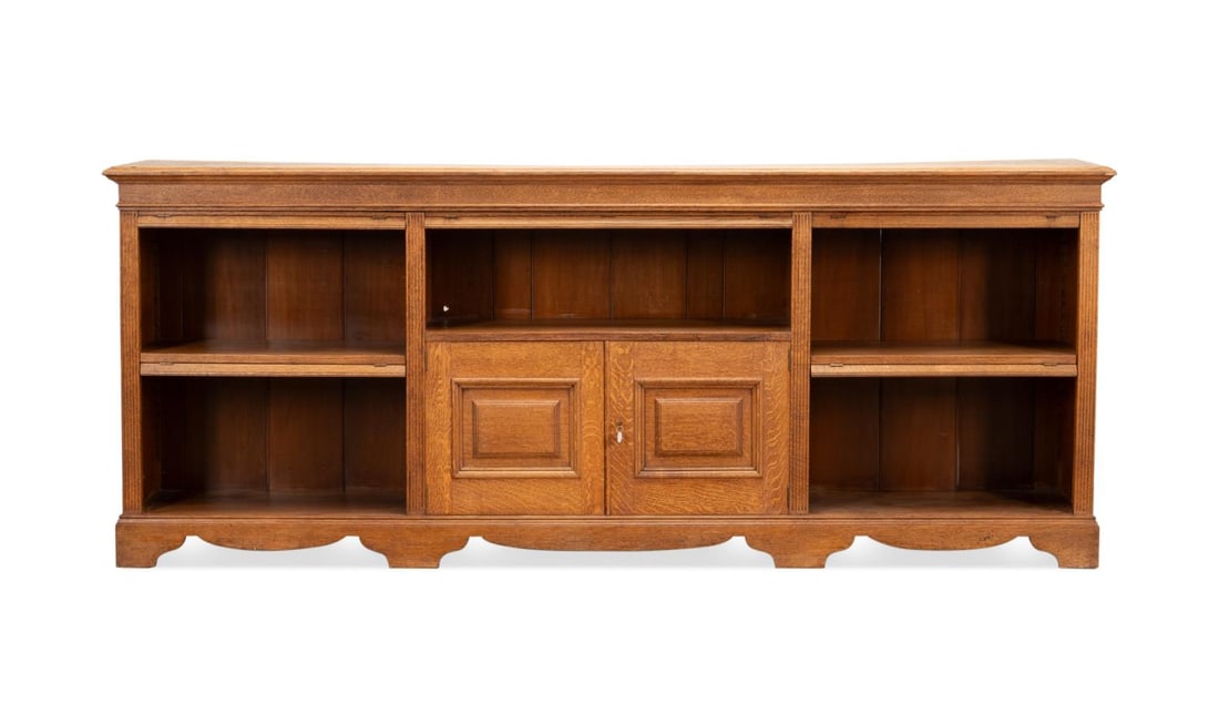 GEORGIAN STYLE LOW OAK