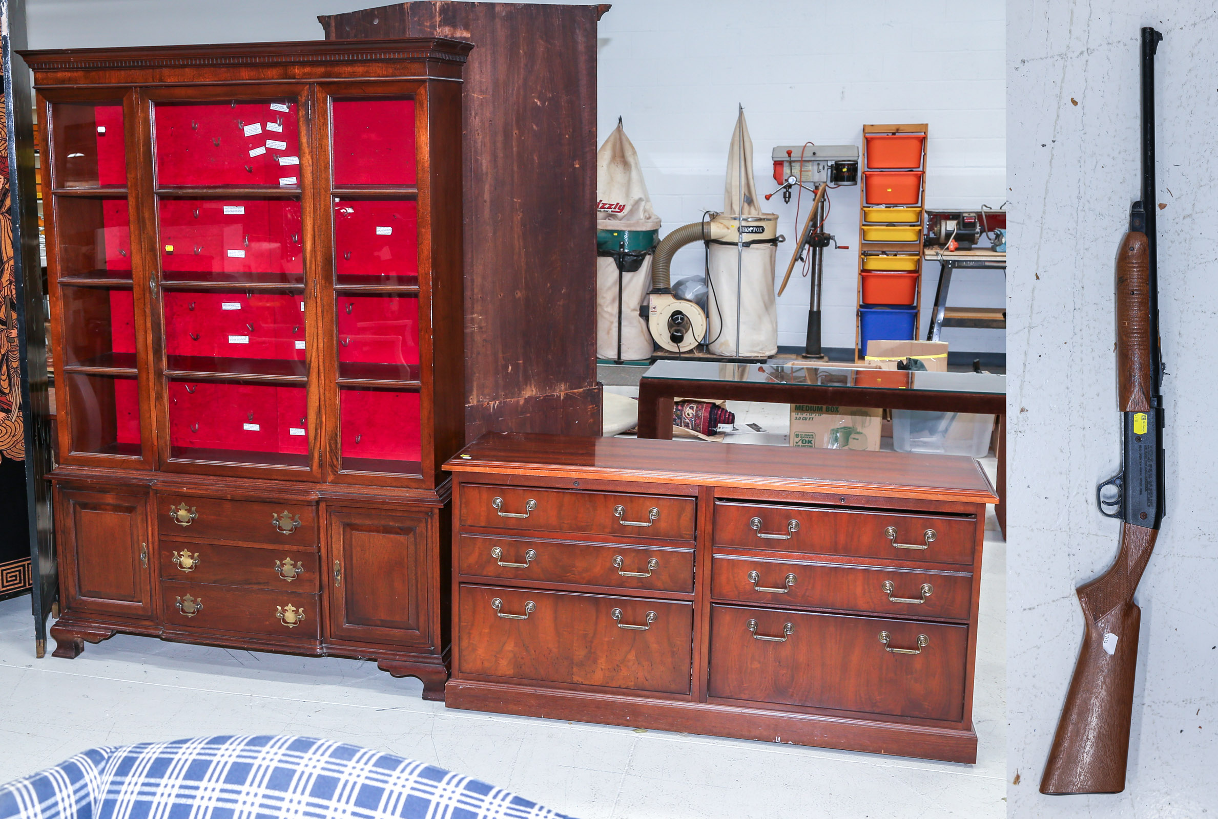 GEORGIAN STYLE MAHOGANY BREAKFRONT,