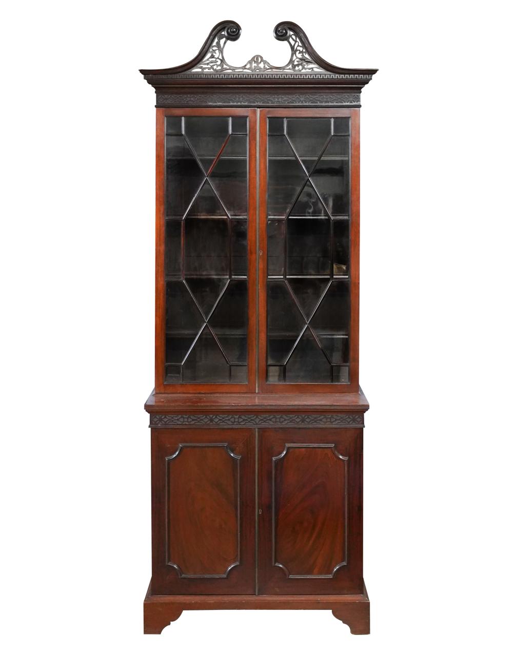 GEORGIAN-STYLE MAHOGANY BUREAU