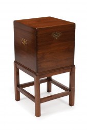GEORGIAN-STYLE MAHOGANY CELLAR