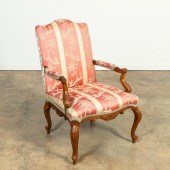 GEORGIAN-STYLE MAHOGANY GAINSB