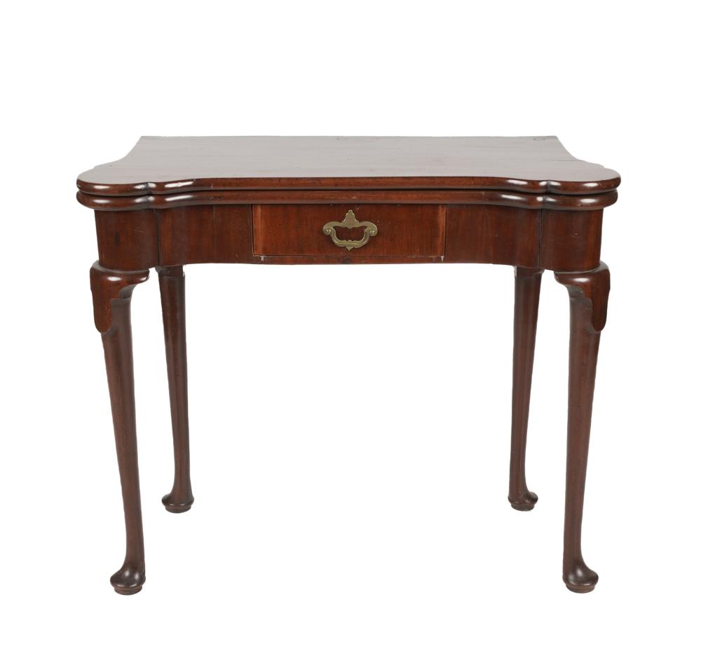 GEORGIAN-STYLE MAHOGANY GATELEG