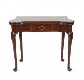 GEORGIAN-STYLE MAHOGANY GATELE