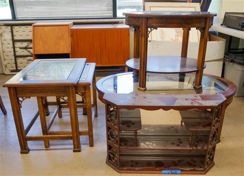GEORGIAN STYLE MAHOGANY GLASS TOP
