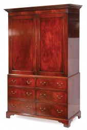GEORGIAN-STYLE MAHOGANY LINEN