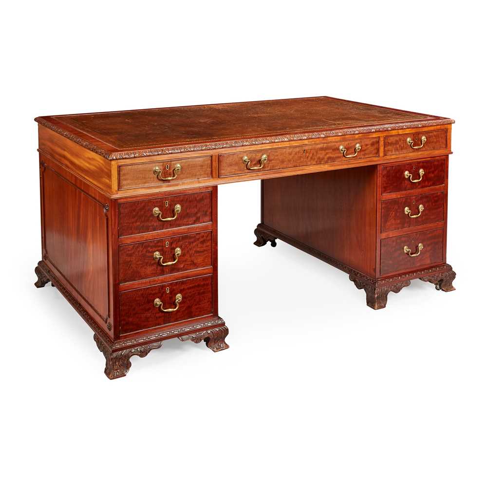 GEORGIAN STYLE MAHOGANY PEDESTAL