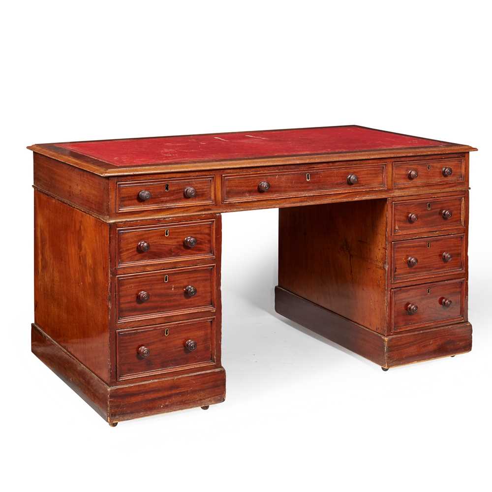 GEORGIAN STYLE MAHOGANY PEDESTAL