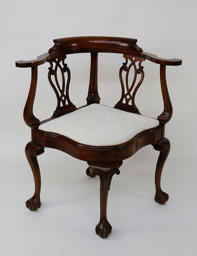 GEORGIAN STYLE MAHOGANY UPHOLSTERED