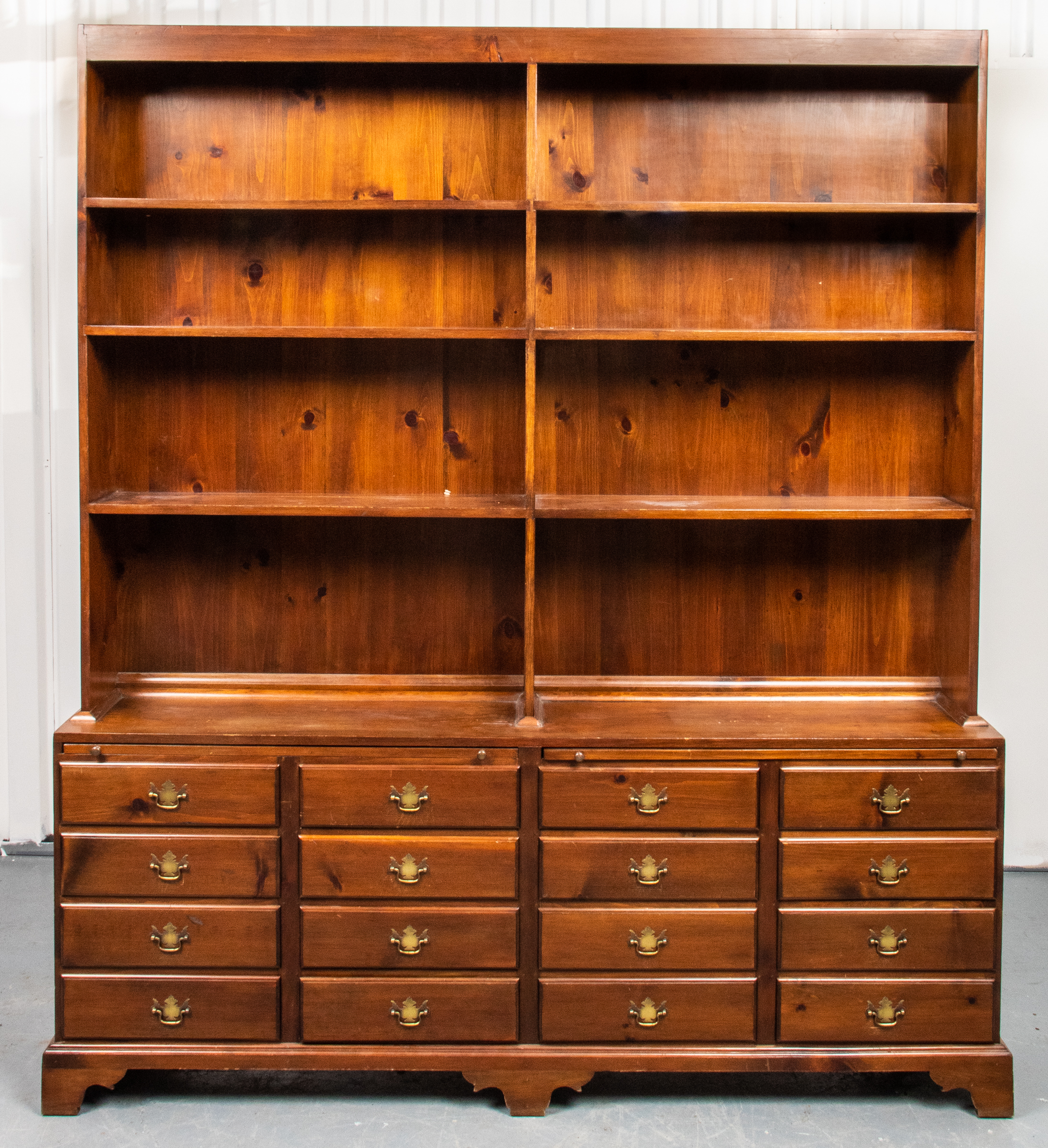 GEORGIAN STYLE PINE HUTCH DRESSER
