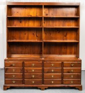 GEORGIAN STYLE PINE HUTCH DRES
