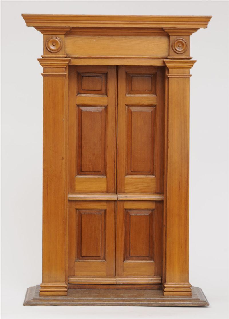 GEORGIAN STYLE STAINED CEDAR