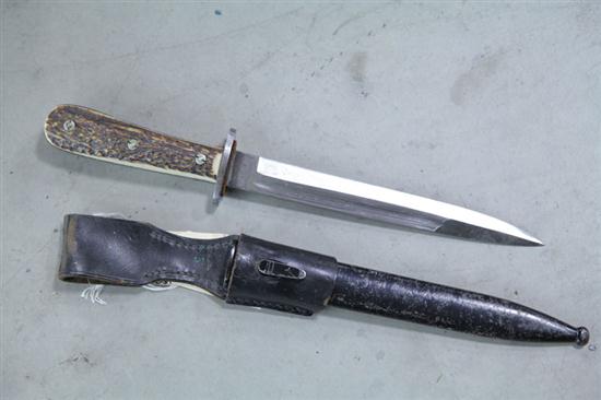 GERMAN DAGGER. Dagger with bone