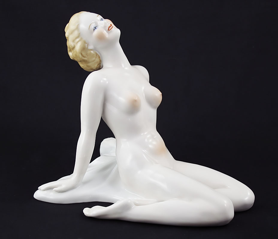 GERMAN NEUNDORF PORCELAIN NUDE