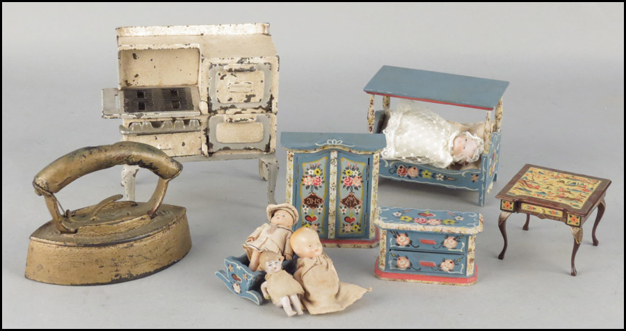 GERMAN PAINTED DOLL FURNITURE.