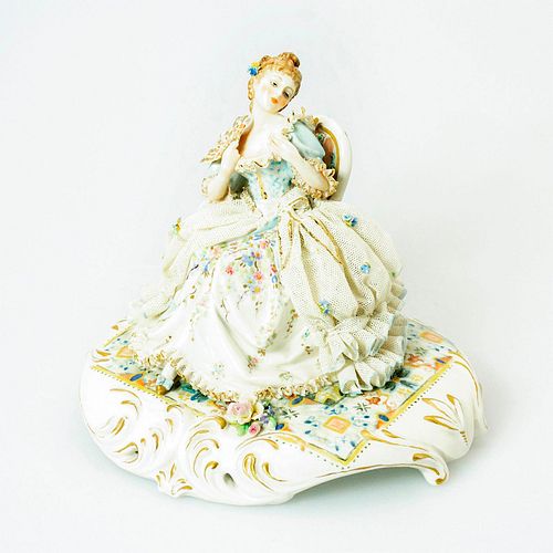 GERMAN PORCELAIN FIGURINE, WOMAN