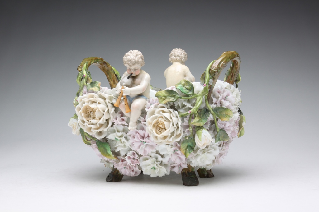 GERMAN PORCELAIN FLOWER BASKET.