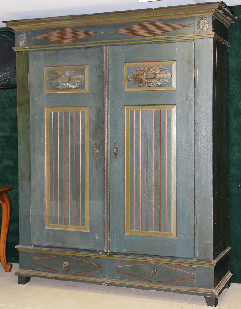 GERMAN SCHRANK - Monumental