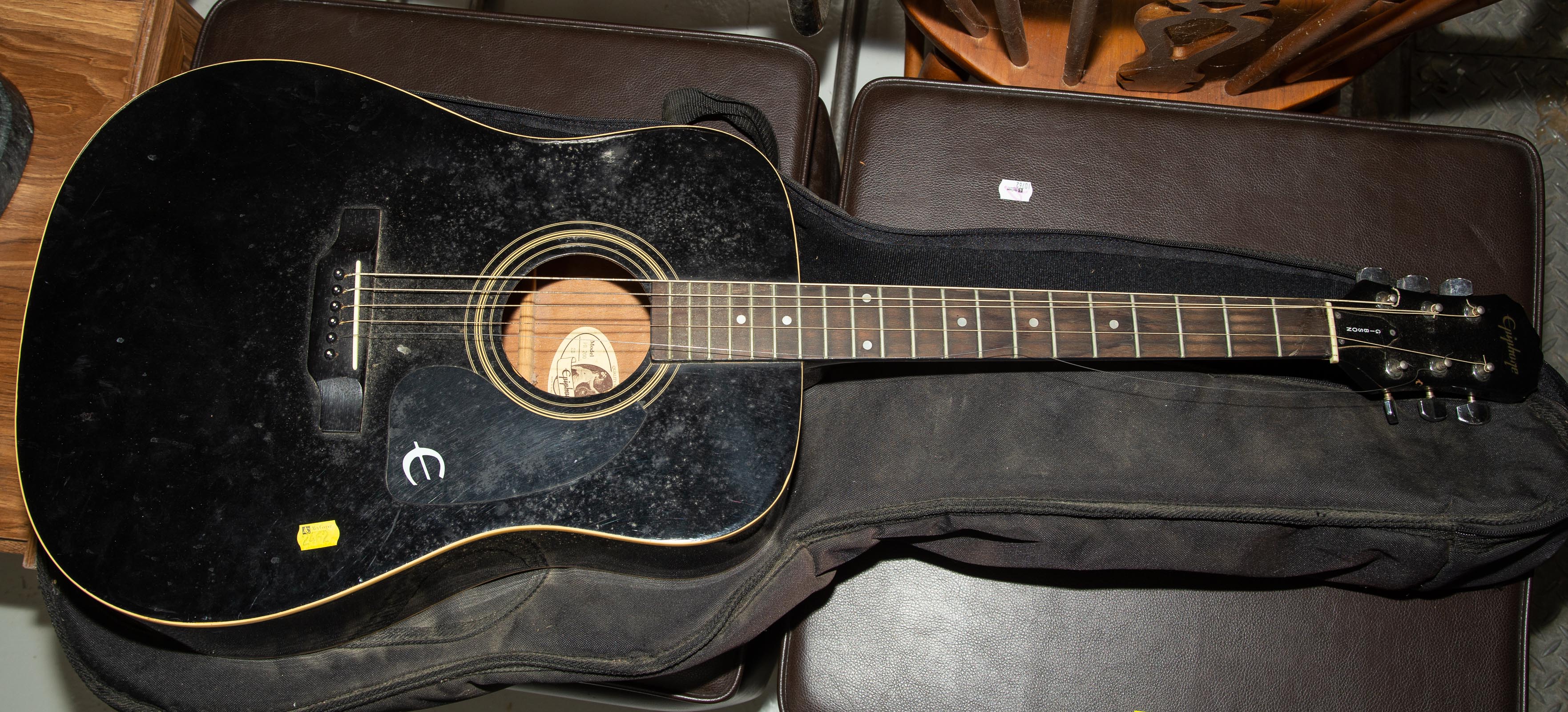 GIBSON EPIPHONE ACOUSTIC GUITAR