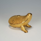 GILDED FROG - SHAPED WATER DRO