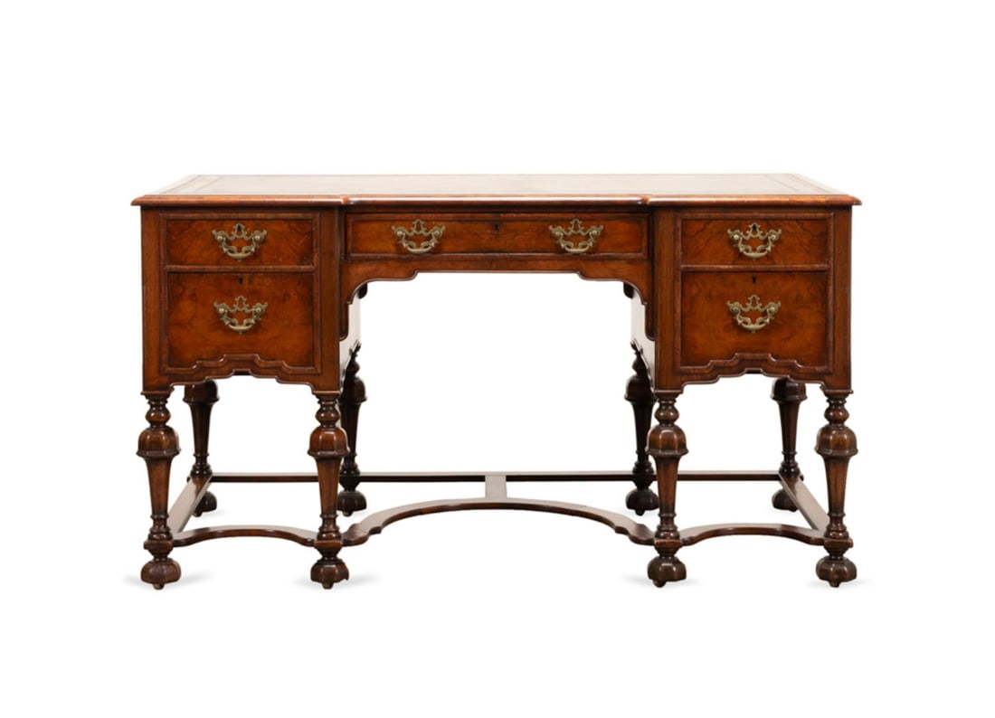 GILLOWS LANCASTER WALNUT VENEER