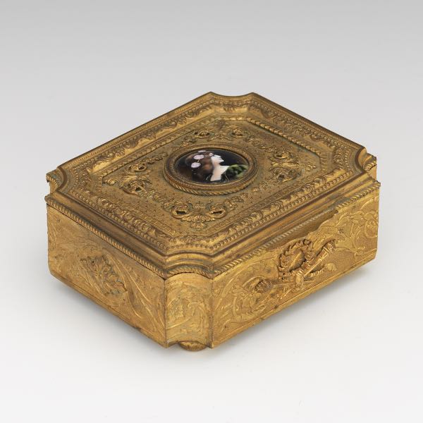 GILT BRONZE DRESSER BOX 2" x 5 ?" x