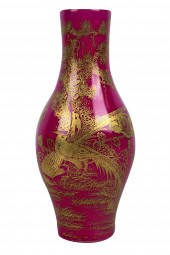 GILT-DECORATED CHINESE PORCELA