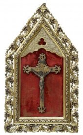 GILT FRAMED GOTHIC REVIVAL CRU