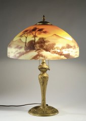 GILT METAL BASED TABLE LAMP at