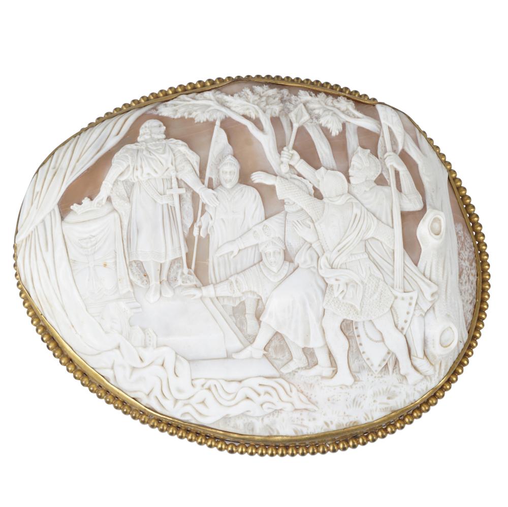 GILT METAL BOX, THE COVER INSET